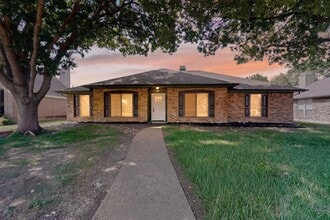 Building Photo - Renovated Home In the Coveted Allen ISD