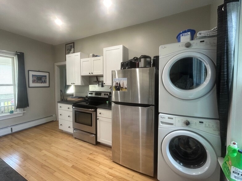 Kitchen (w/ in-unit washer/dryer) - 59 Winter St