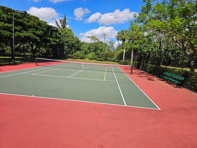 Building Photo - 7533 Topiary Ave