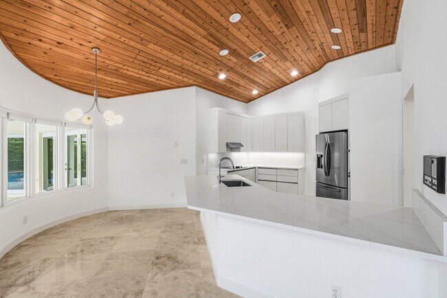 Building Photo - 4720 NW 28th Ave