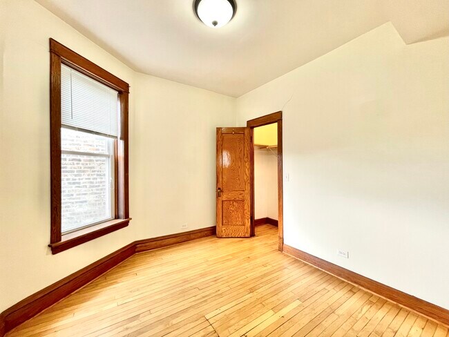 Building Photo - 3319 W Pierce Ave