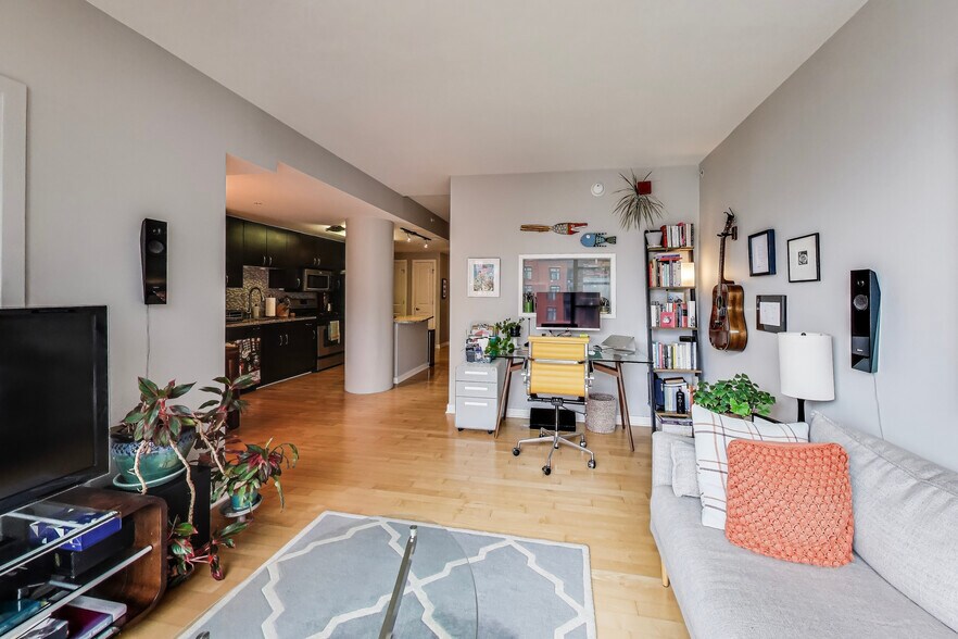 Building Photo - 475 K St NW