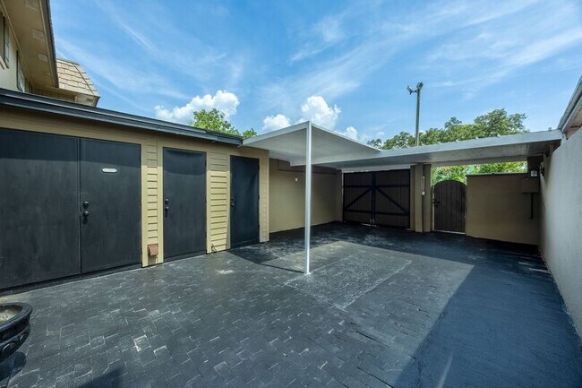 Building Photo - 3104 Harrison Ave
