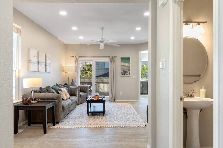 Building Photo - 13246 119th Ave NE