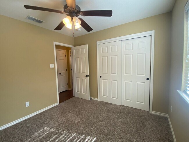 Building Photo - 4 BEDROOM, BELTON ISD