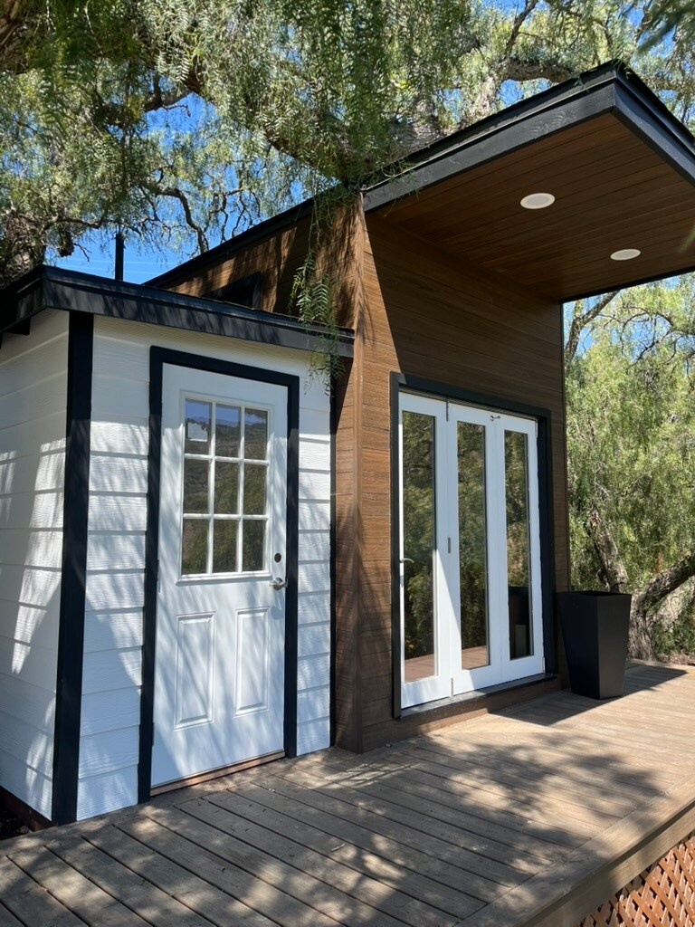 Building Photo - 1 Limetree Ln