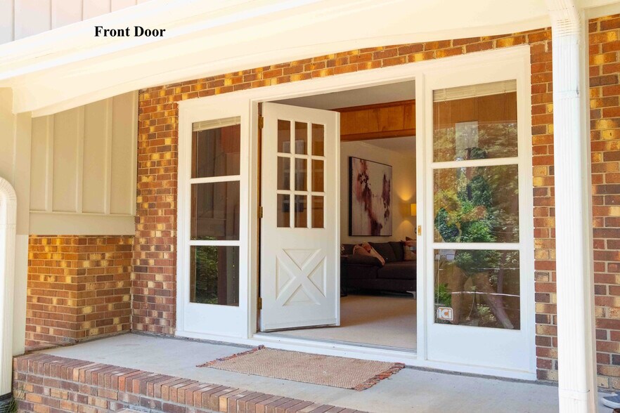Front Entrance - 2117 N Lakeshore Dr