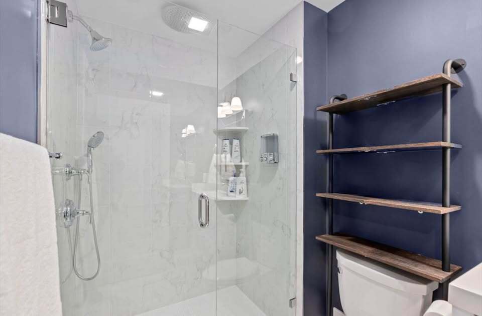 Building Photo - 306 Plantation St