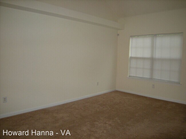 Building Photo - 3 br, 2.5 bath House - 10 Miranda Court