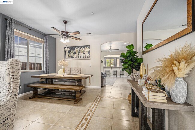 Building Photo - 355 Pebble Beach Dr