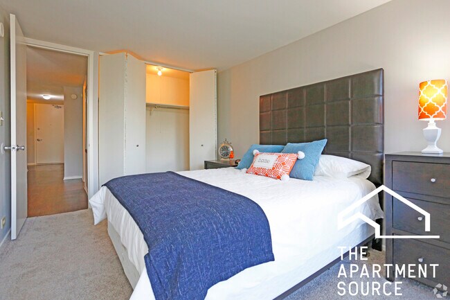 Building Photo - 7251 S South Shore Dr