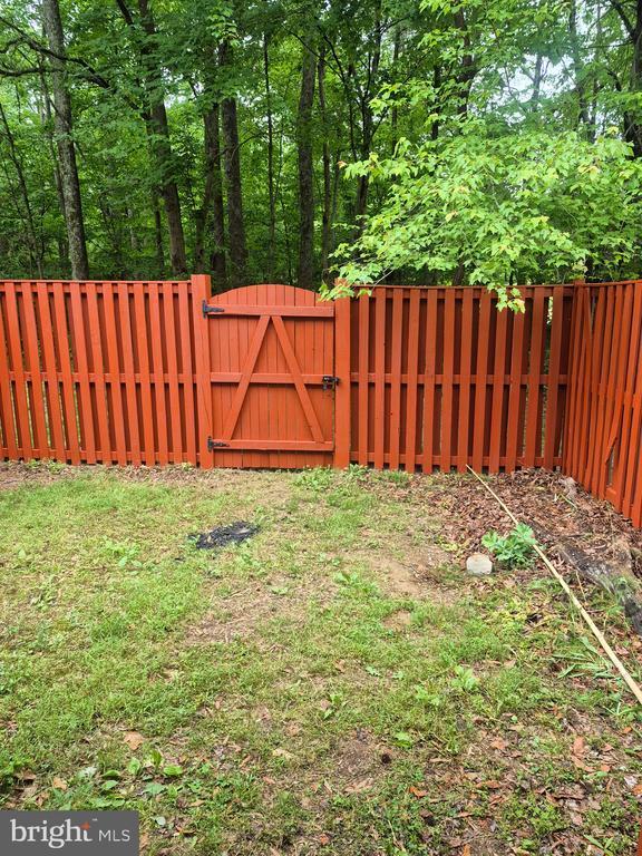 Building Photo - 2102 Racquet Pl
