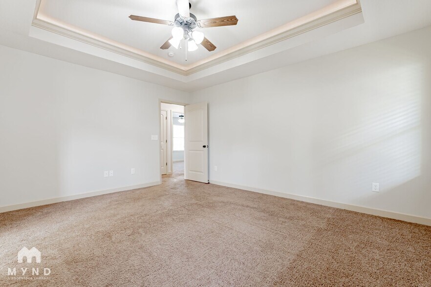 Building Photo - 352 Robin Helton Dr