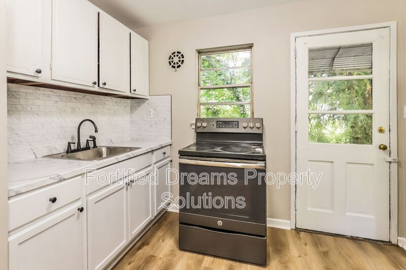 Building Photo - 3680 Yale Ave