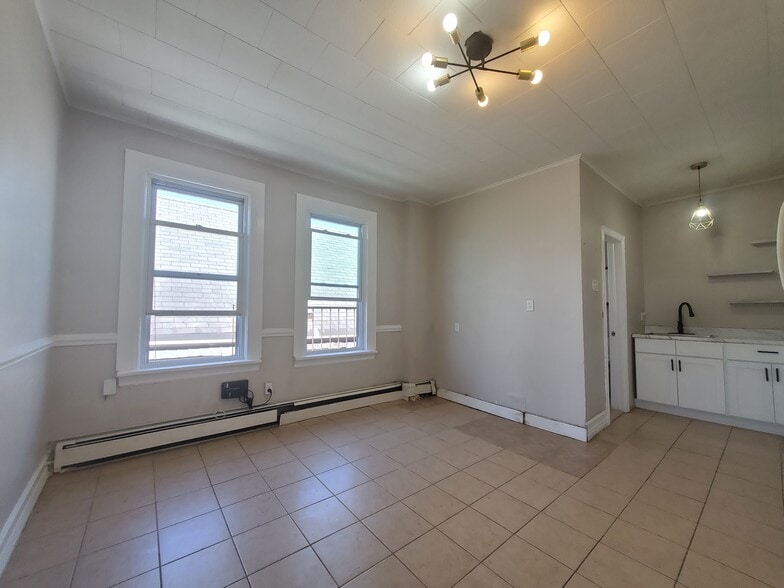 69 W 53rd St 5 - 67 W 53rd St