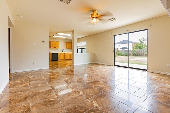 Building Photo - 219 Cottontail Dr