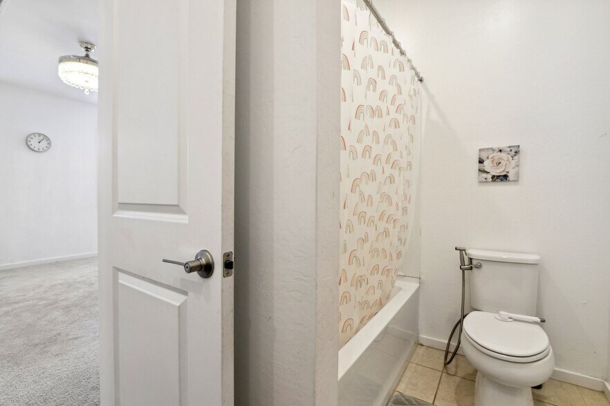 Building Photo - 1350 W Javelina Dr