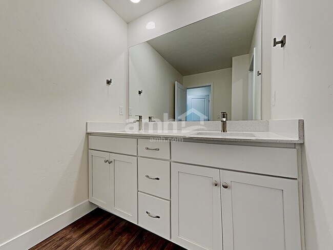 Building Photo - 9433 W Hiden Stream St