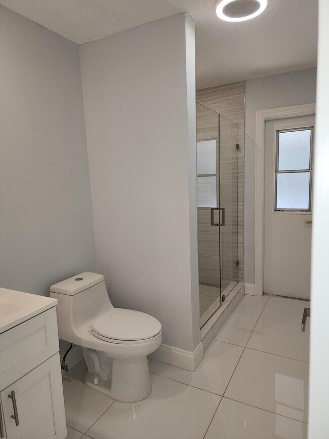 Building Photo - 14526 Paddock Dr