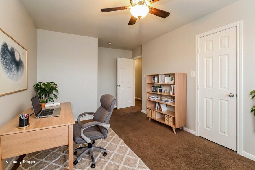 Building Photo - 4939 N Cancun Dr