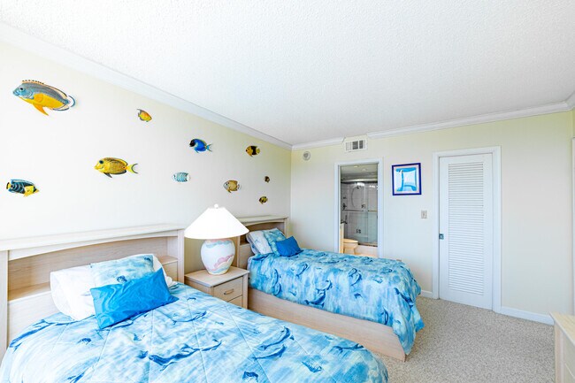 Building Photo - 2780 S Ocean Blvd