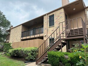Building Photo - 10555 Turtlewood Ct