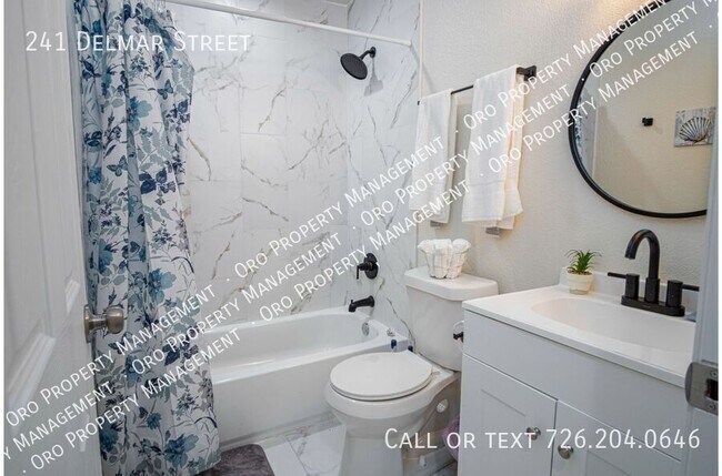 Building Photo - Adorable 2BR Home Close to Riverwalk and Downtown