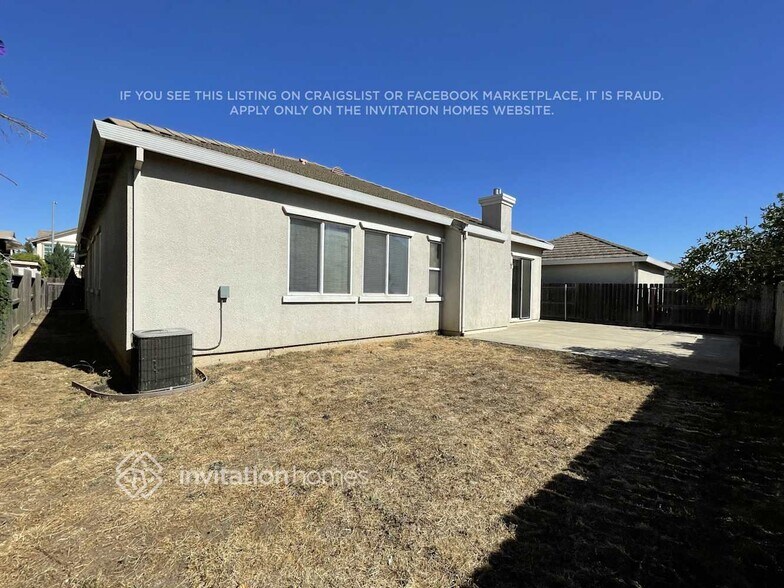 Building Photo - 1704 Carswell Ln