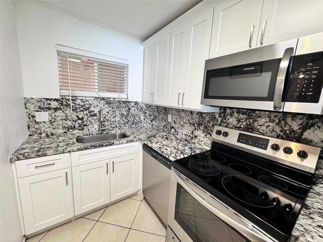 Building Photo - 2763 Woodgate Ln