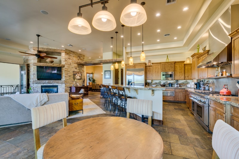 Building Photo - 549 Regents Gate Dr