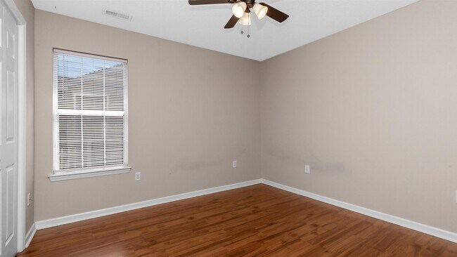 Building Photo - 112 Dusty Trail Ln