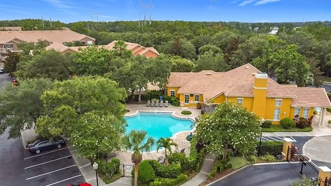 Building Photo - Updated 3 Bedroom, 2 Bath Mirabella Condo ...