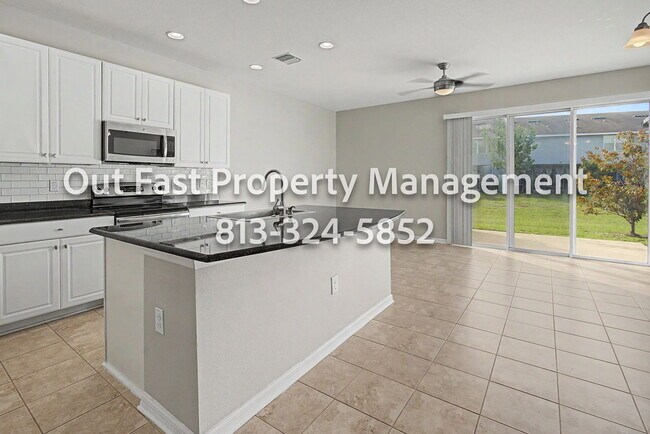 Building Photo - 6919 Holly Heath Dr