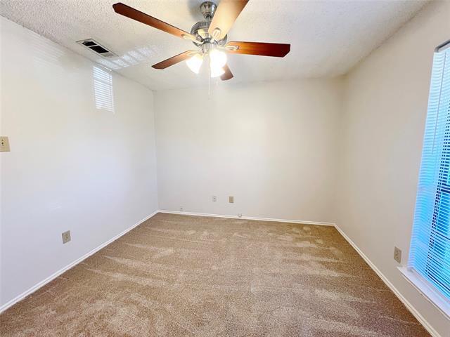 Building Photo - 404 Lincoln Dr