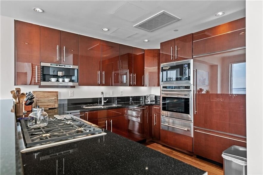 Building Photo - 1 Tower Dr