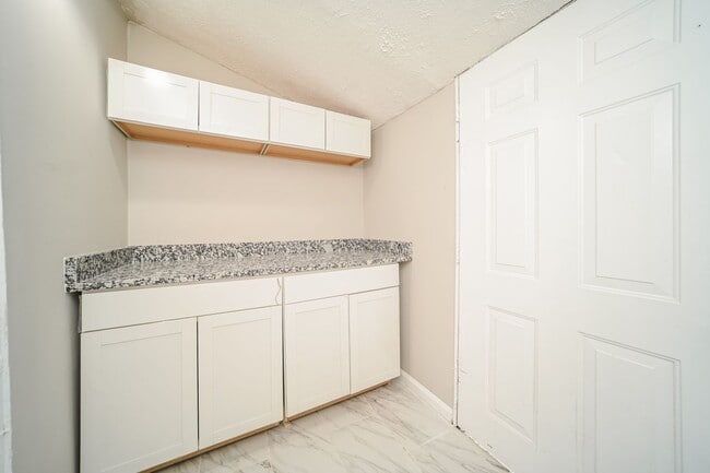 Building Photo - COMING SOON – $500 OFF Your First Month!