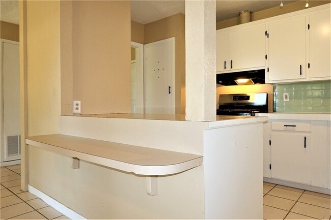 Building Photo - 114 Acacia Arch St