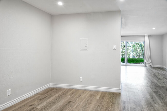Building Photo - 200 McNeil Ln