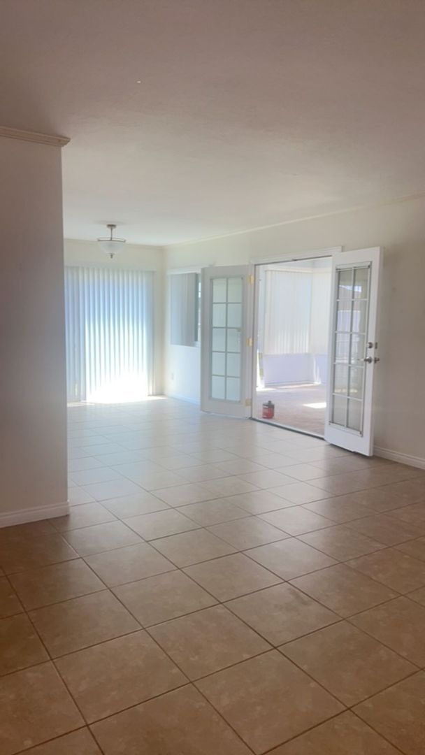 Building Photo - 1356 Bobolink Dr