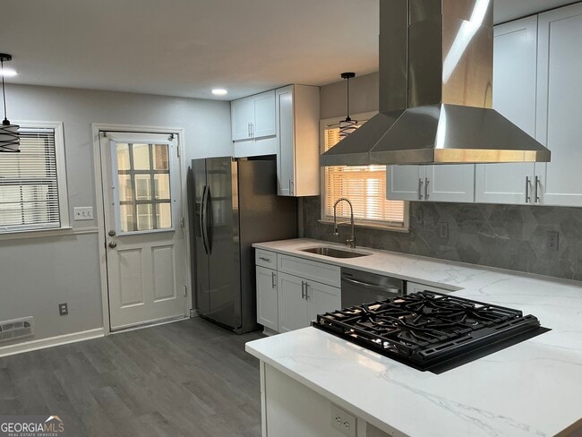 Building Photo - 3988 Rainbow Dr