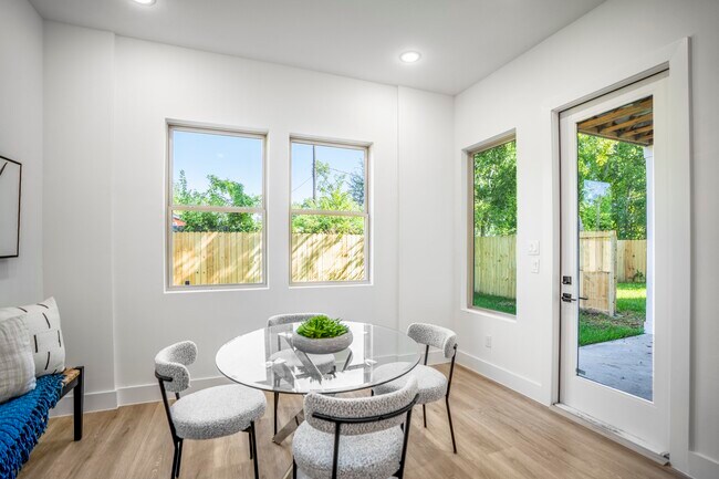 Building Photo - 4201 Oats St