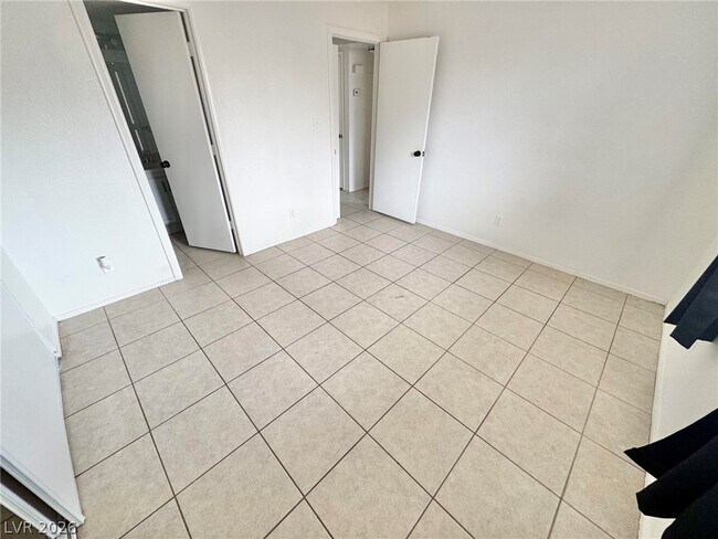 Building Photo - 1608 Burningwood Ln
