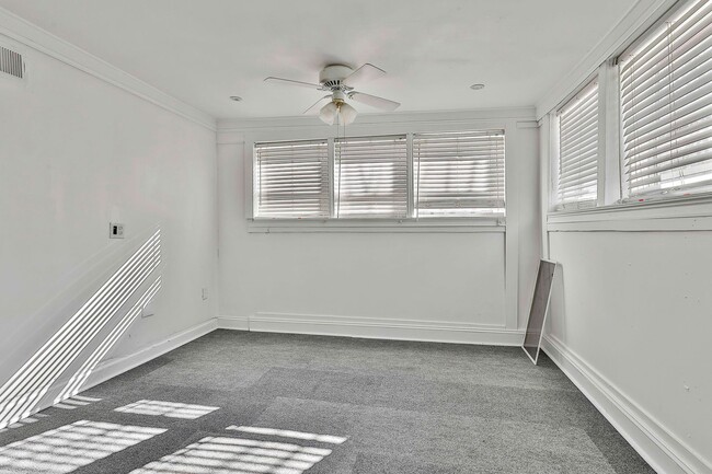 Building Photo - Character-Filled 3BR Home Near Grant Park & Summerhill