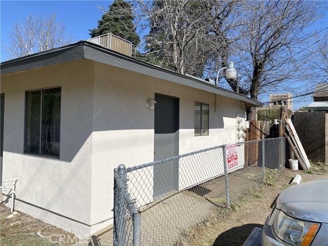 Building Photo - 515 Niles St