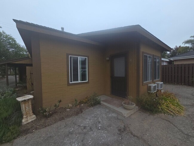 Building Photo - Small Cozy 1 Bedroom 1 Bath in Central Ojai