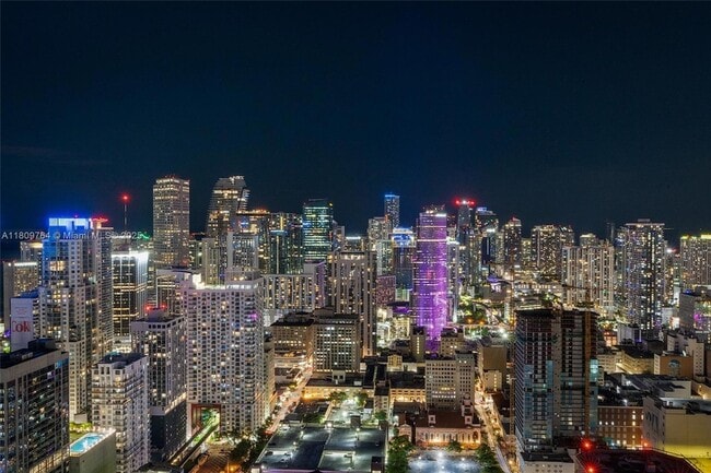 Building Photo - 601 NE 1st Ave