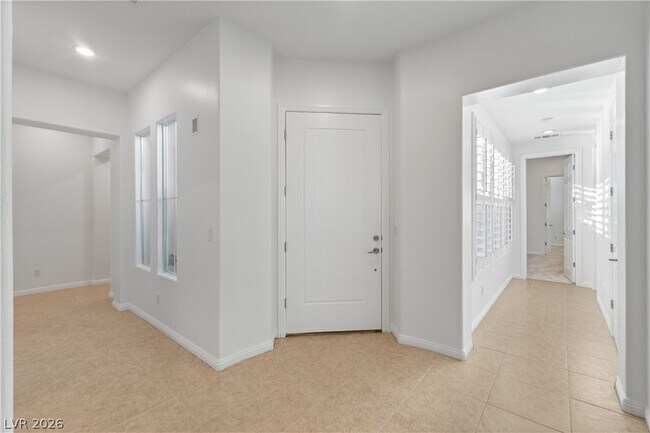 Building Photo - 11283 La Madre Ridge Dr