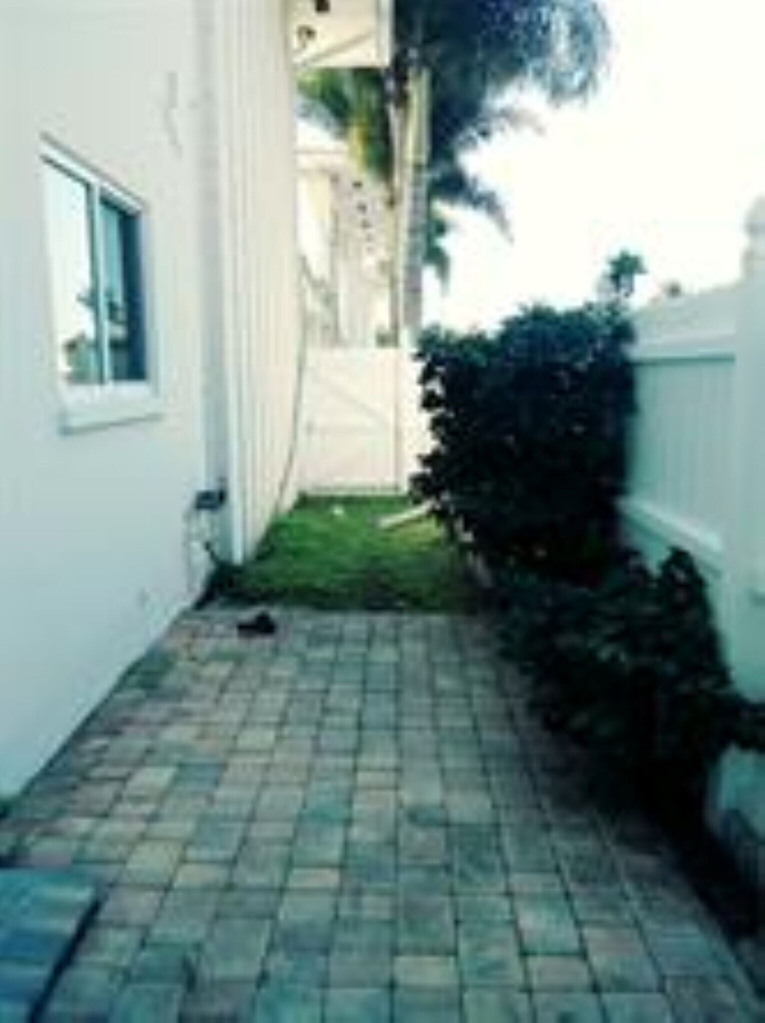 Building Photo - 1864 NE 46th St