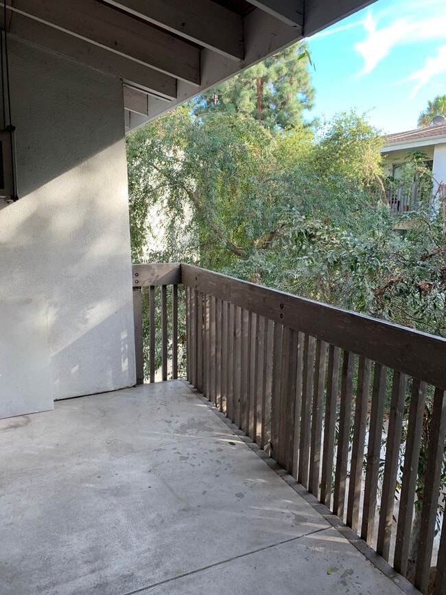 Building Photo - Bright, comfortable, and spacious one bedroom Condominium