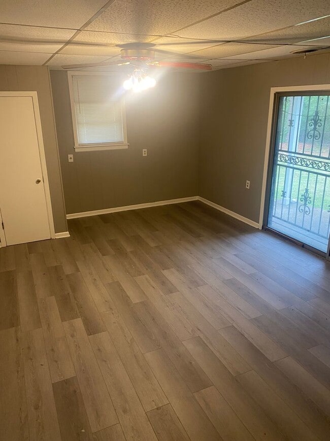 Building Photo - Spacious 4-Bedroom Home in Memphis-Perfect...